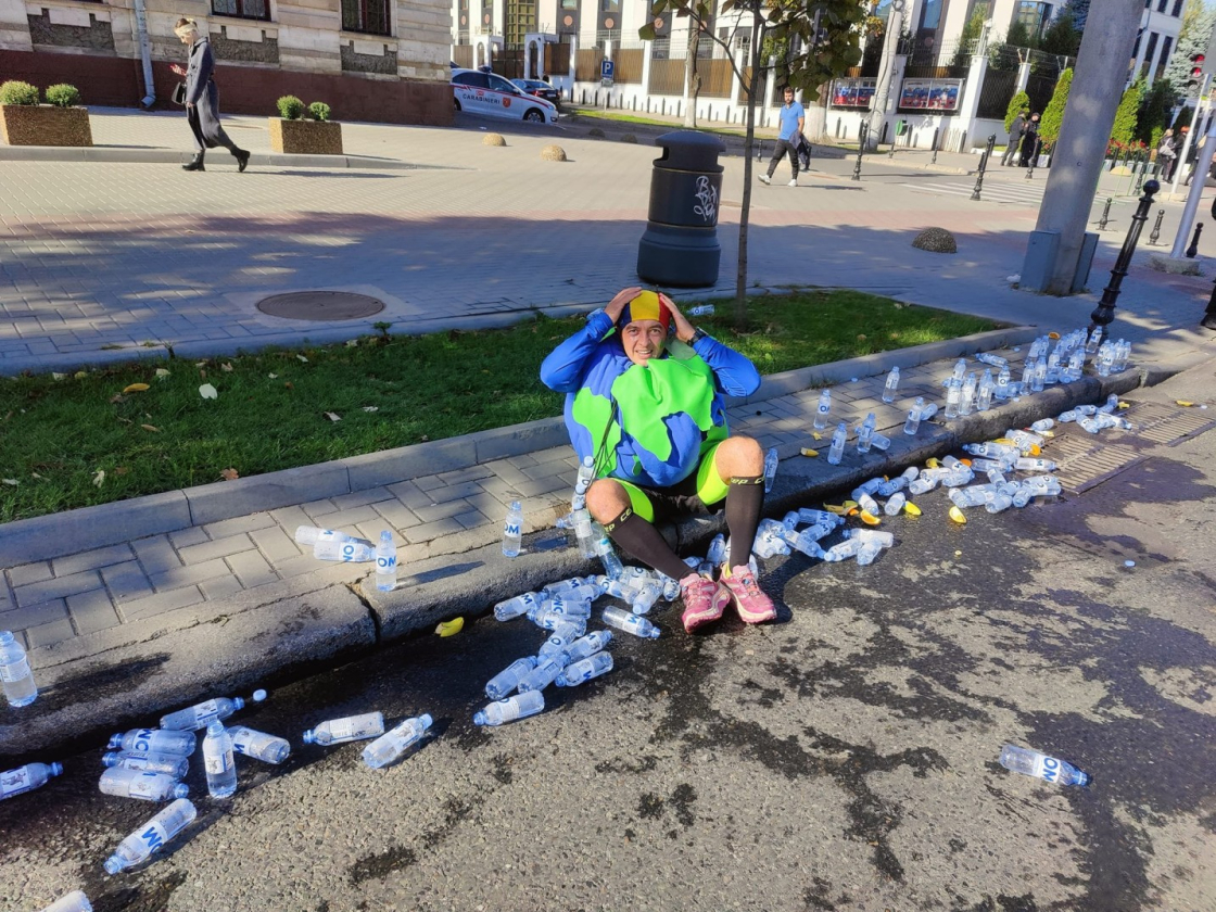 Trash left behind after the marathon