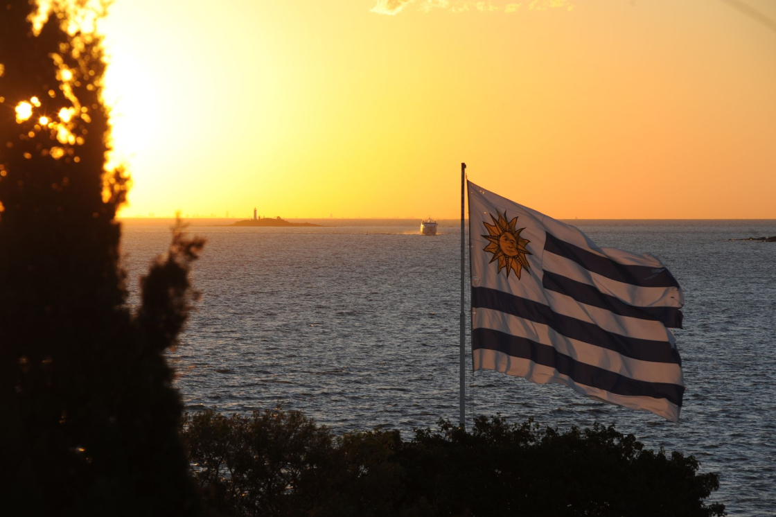 Buying ferry tickets from Buenos Aires to Colonia, Uruguay