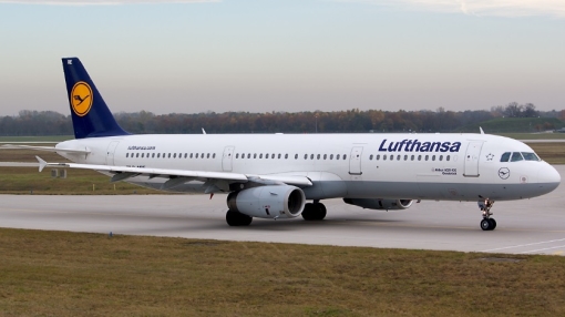 Lufthansa Airbus A321 Engine Shuts Down in Flight near Berlin