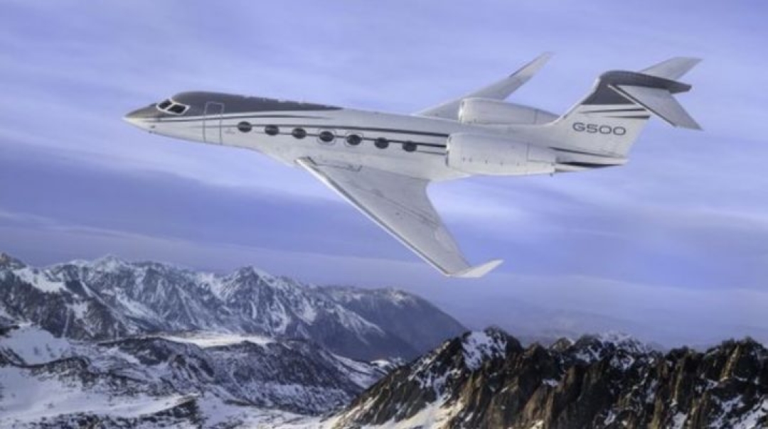 Gulfstream G500 on Final Approach for Type Certification