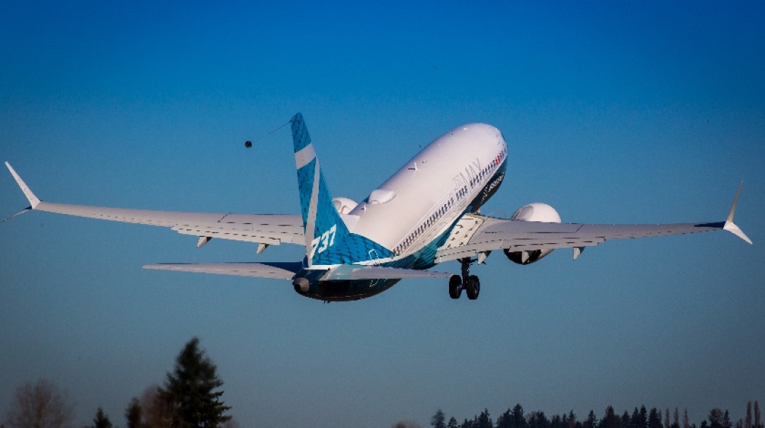 Boeing 737 MAX 7 Completes Successful First Flight