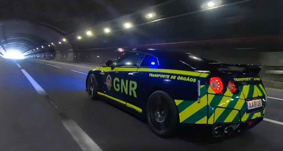 Viatura de transporte de órgãos da GNR