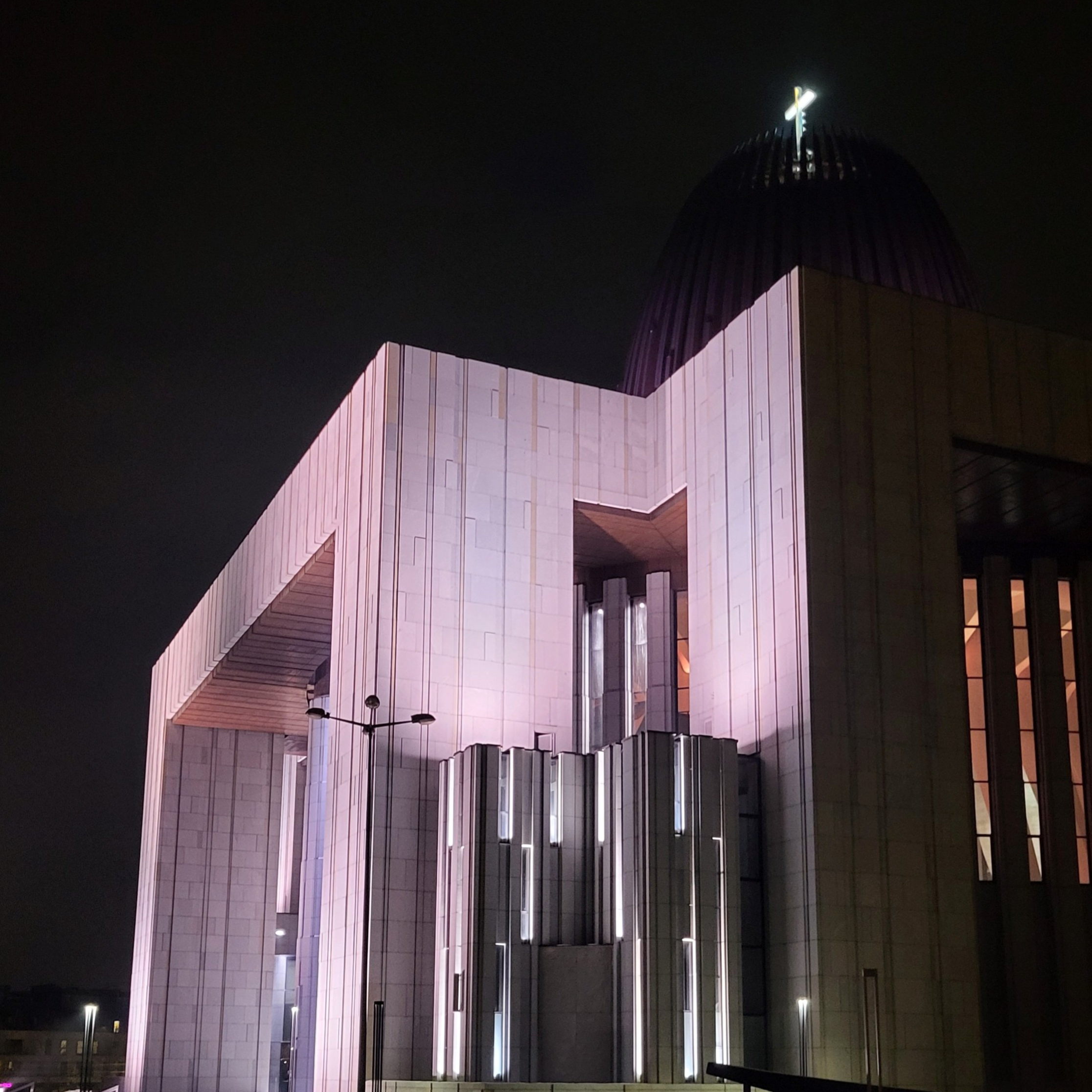 Światynia Opatrzności Bożej nocą